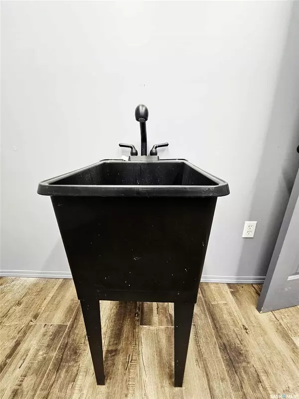 Esterhazy, SK S0A 0X0,507 Main STREET #1