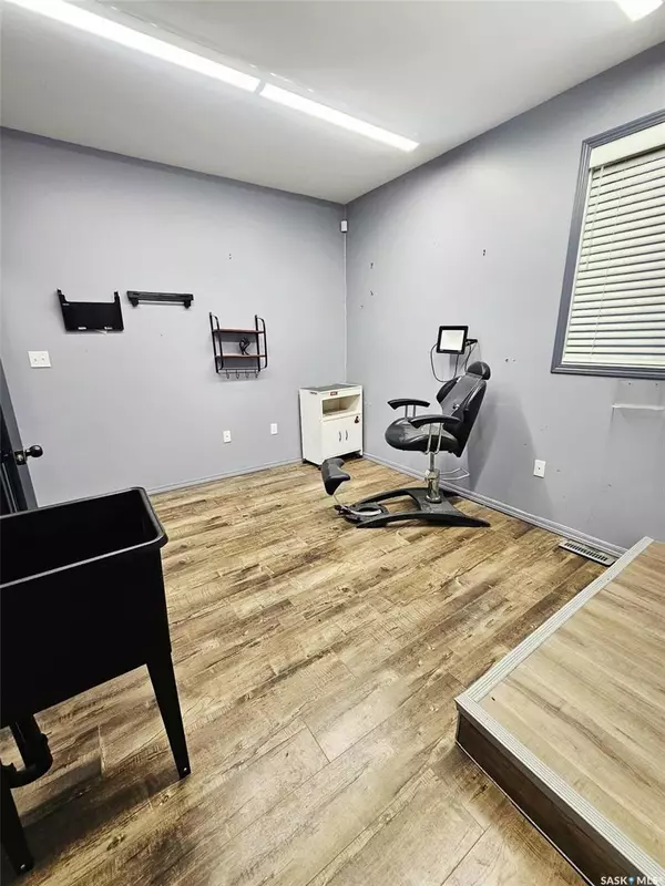 Esterhazy, SK S0A 0X0,507 Main STREET #1