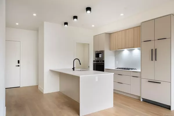 2341 Bear Mountain Pkwy #512, Langford, BC V9B 6V1