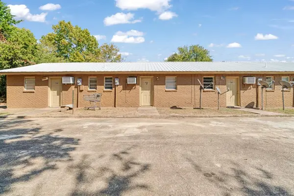 Clarksville, TX 75426,700 S Donoho Street #700, 702, 704, 706, 708