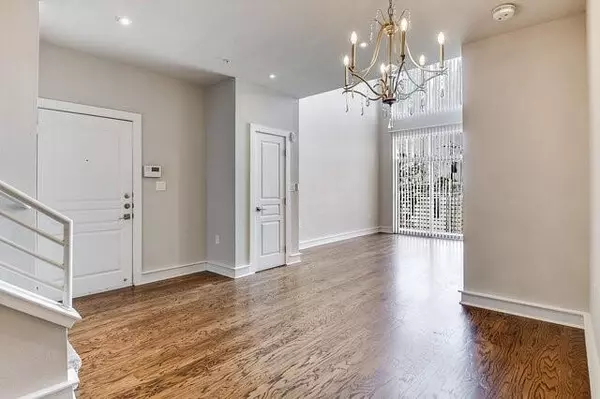 Fort Worth, TX 76107,3333 Darcy Street #2210