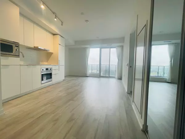 Toronto C14, ON M2M 3T9,7 GOLDEN LION HTS #N830