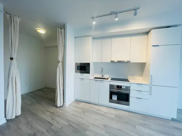 7 GOLDEN LION HTS #N830, Toronto C14, ON M2M 3T9