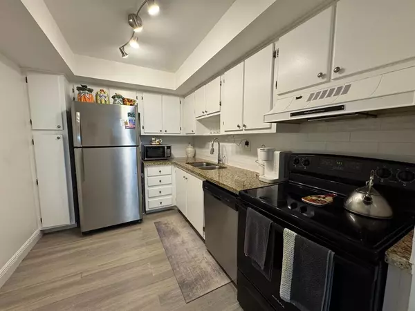 Tamarac, FL 33321,6701 N University Dr #216