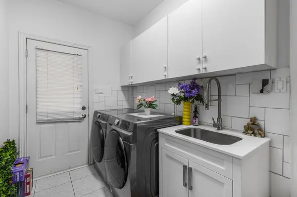 Richmond Hill, ON L4C 7V8,277 Oxford ST