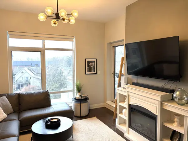 Aurora, ON L4G 1N6,15277 Yonge ST #415