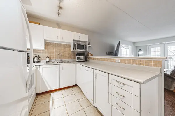 Burlington, ON L7M 4P1,1451 Walkers Line #313