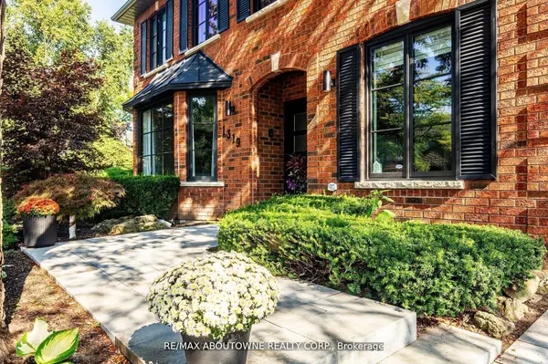 1319 Greeneagle DR, Oakville, ON L6M 2N1