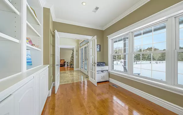 Cavan Monaghan, ON L0A 1G0,881 CARMEL CRES