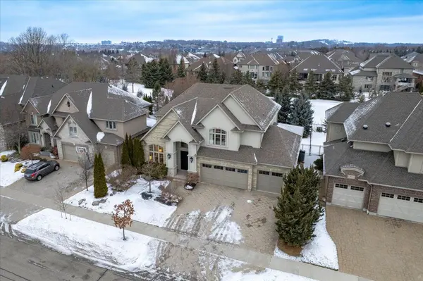 Kitchener, ON N2P 0A7,459 Deer Ridge DR