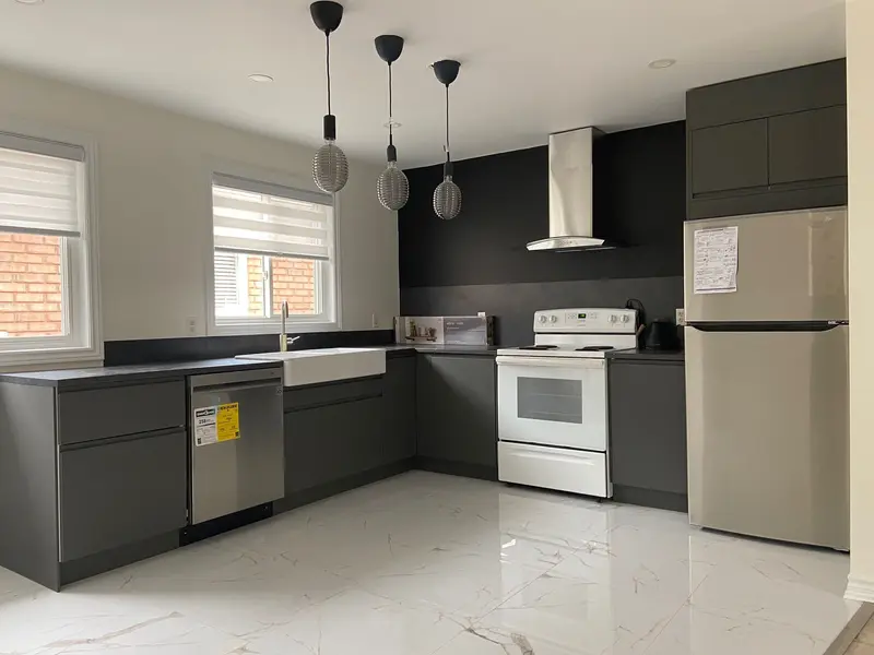 23 Butternut DR #Upper, Barrie, ON L4N 0E3