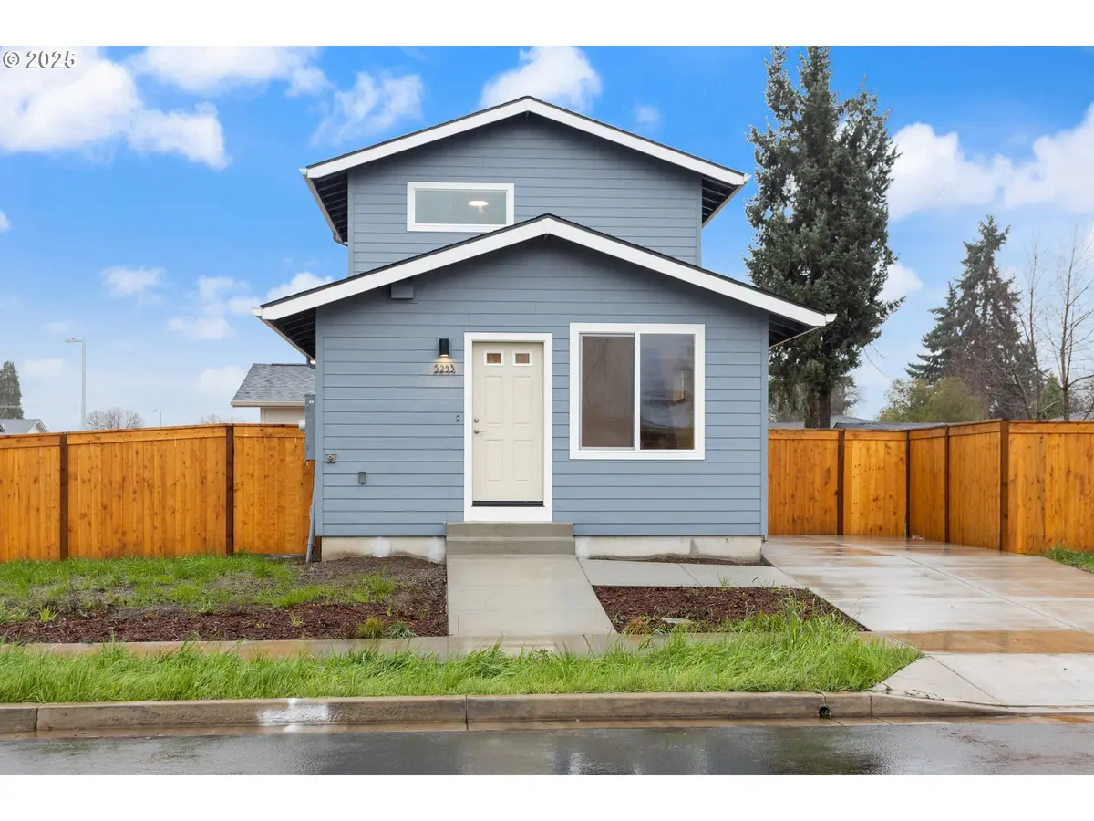 Eugene, OR 97402,5275 FOREST LN