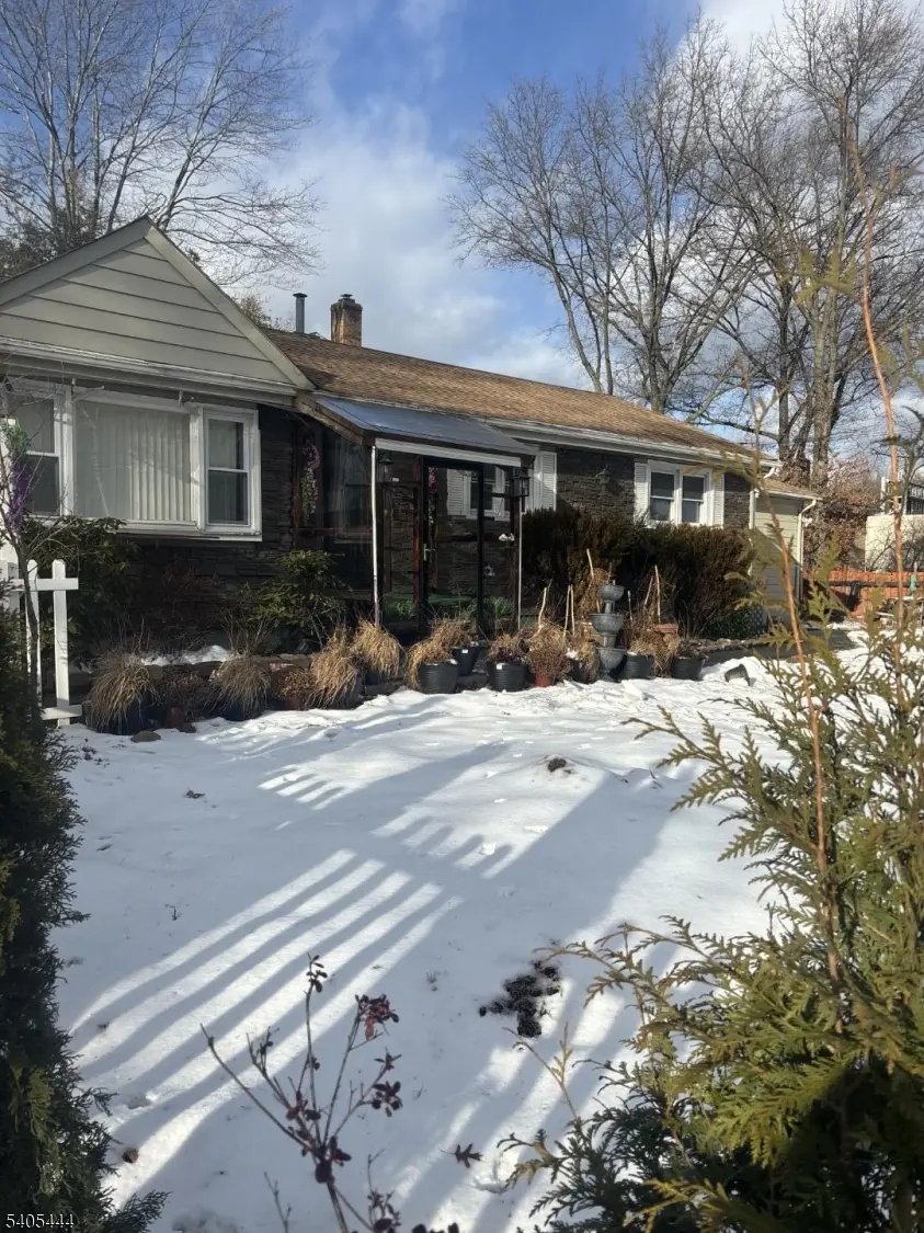 Little Falls Twp., NJ 07424,1 Notch Rd