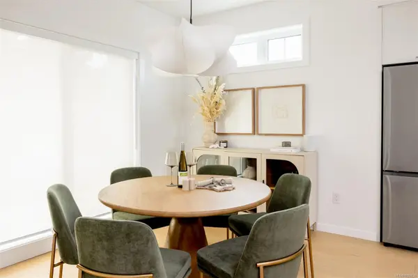 Saanich, BC V8Z 3R2,3450 Whittier Ave #TH9