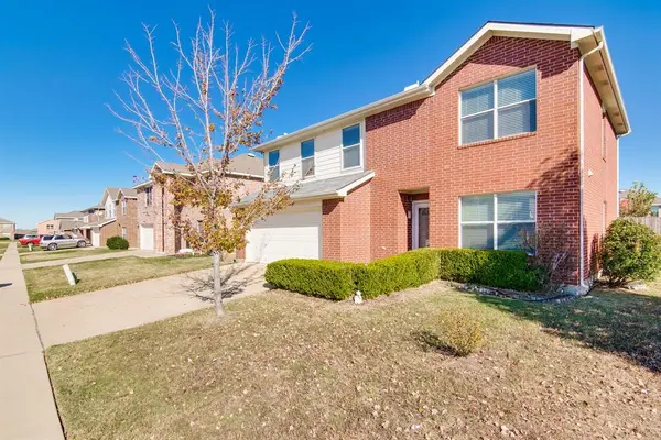 Arlington, TX 76002,8211 Leaning Oak Court