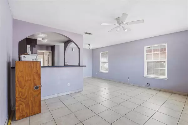 Arlington, TX 76011,116 Maple Street #A