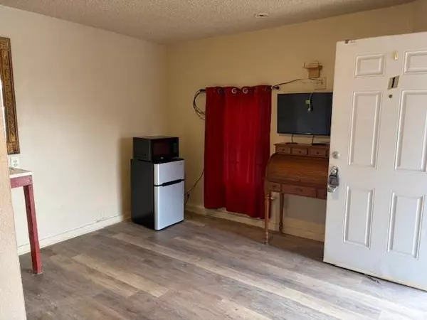 Denison, TX 75020,2070 N US Highway 69 #1