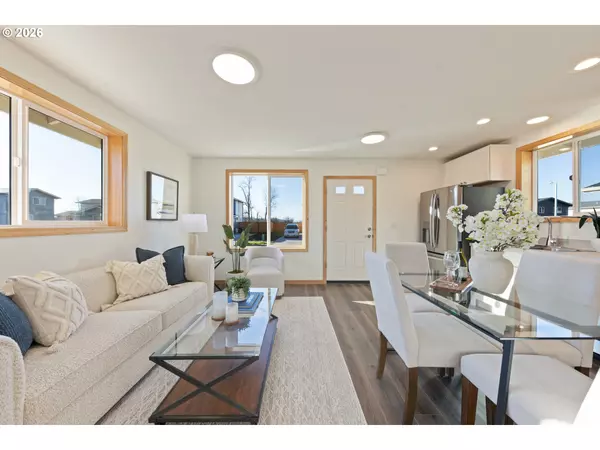 Eugene, OR 97402,5275 FOREST LN