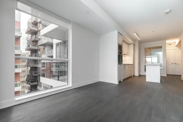 Toronto C02, ON M5R 0C8,88 Cumberland ST #906