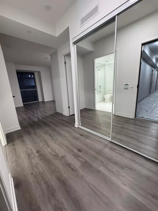 Vaughan, ON L4K 0P9,225 Commerce ST #2012