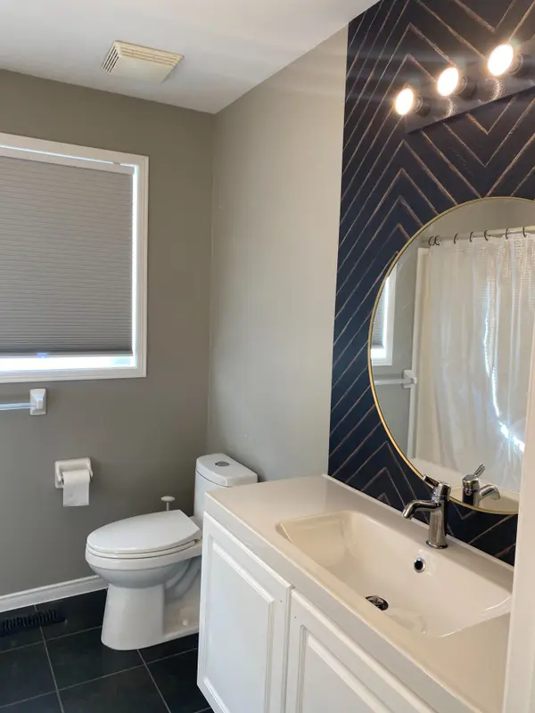 Barrie, ON L4N 0E3,23 Butternut DR #Upper