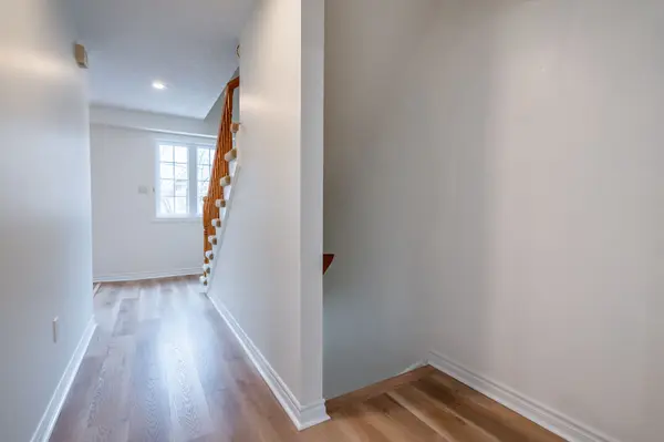 Burlington, ON L7M 4G7,2075 Walkers Line W #246