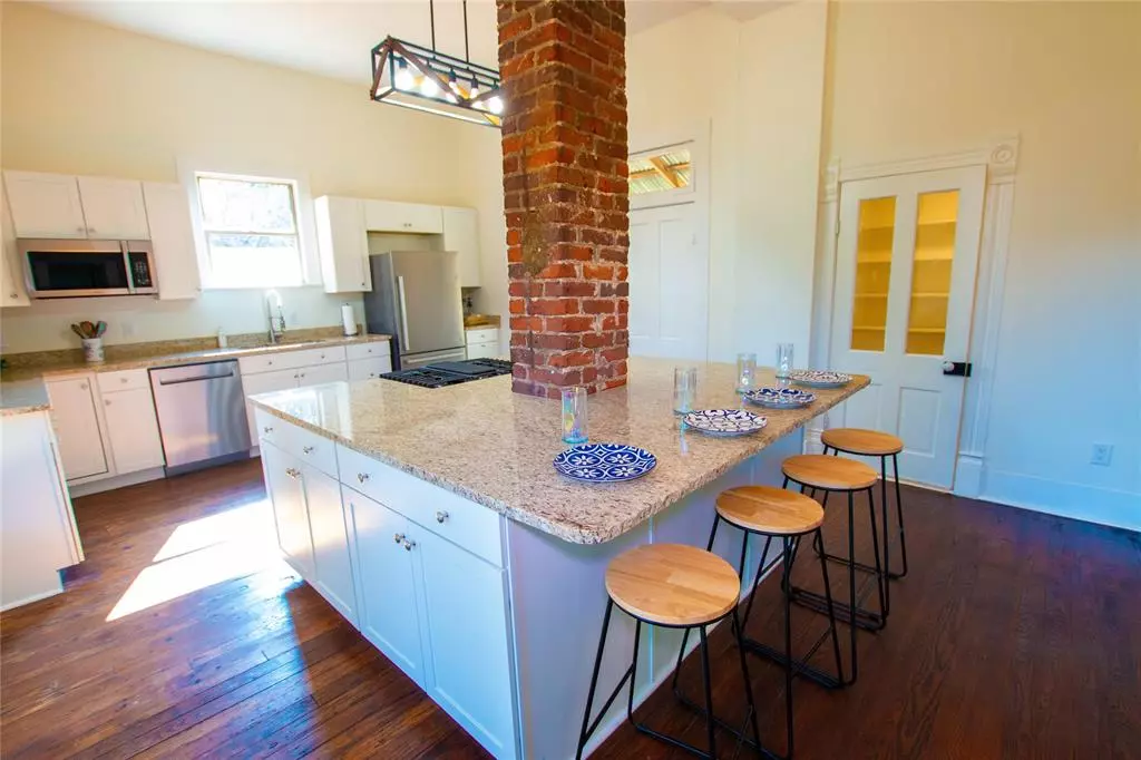 Palestine, TX 75801,606 May Street