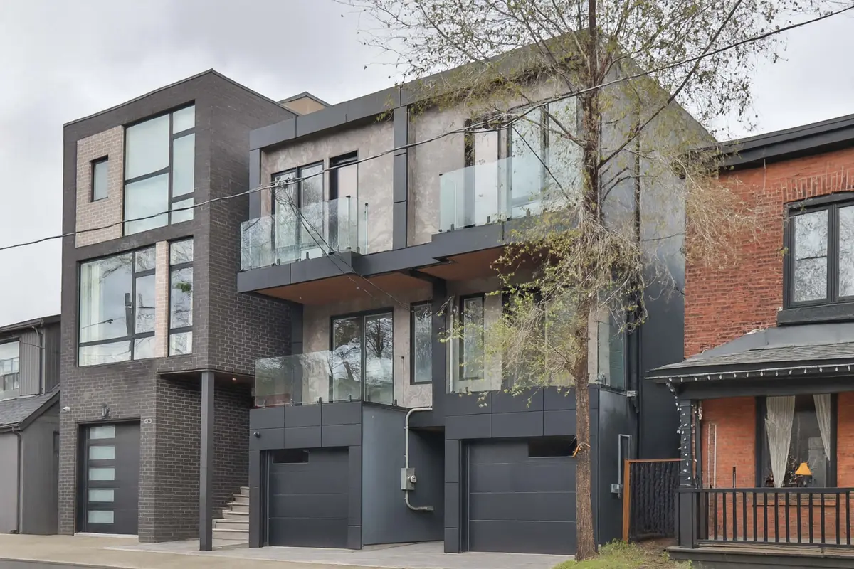 Toronto E01, ON M4M 2Z7,57 Jones AVE