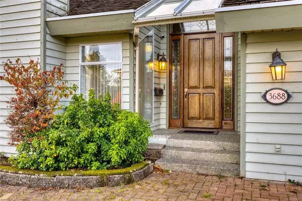 Nanaimo, BC V9T 5A1,3688 Glen Oaks Dr