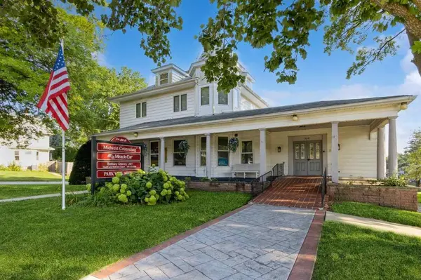 306 W State Street, Williamsburg, IA 52361