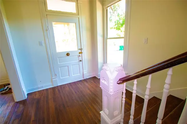 Palestine, TX 75801,606 May Street