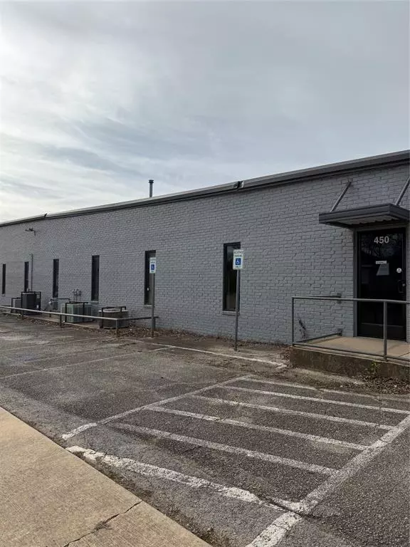 Paris, TX 75460,450 SW 4th Street