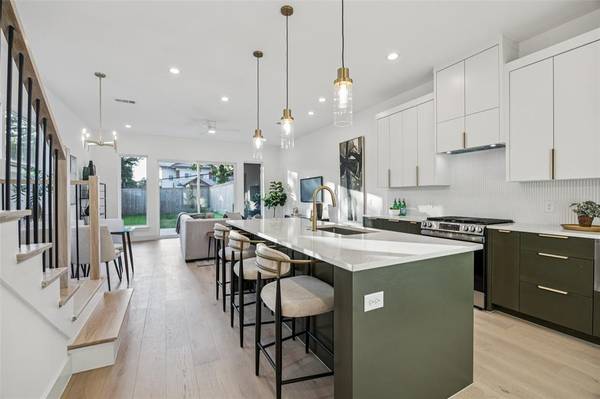 Dallas, TX 75214,5631 East Side Avenue