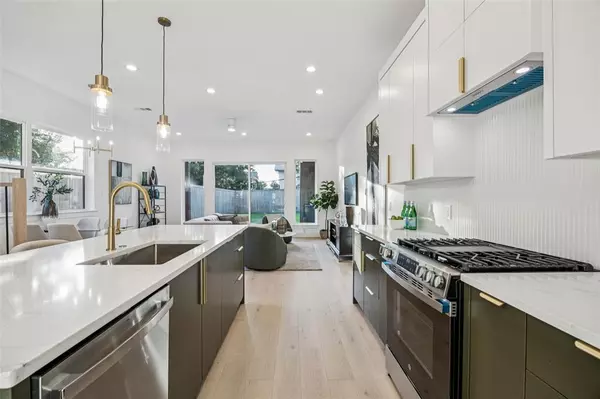 Dallas, TX 75214,5631 East Side Avenue