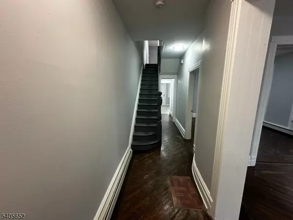 Newark City, NJ 07107,213 N 7Th St