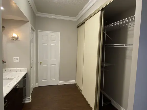 Toronto C01, ON M5T 2Y5,280 Simcoe ST #Ph3