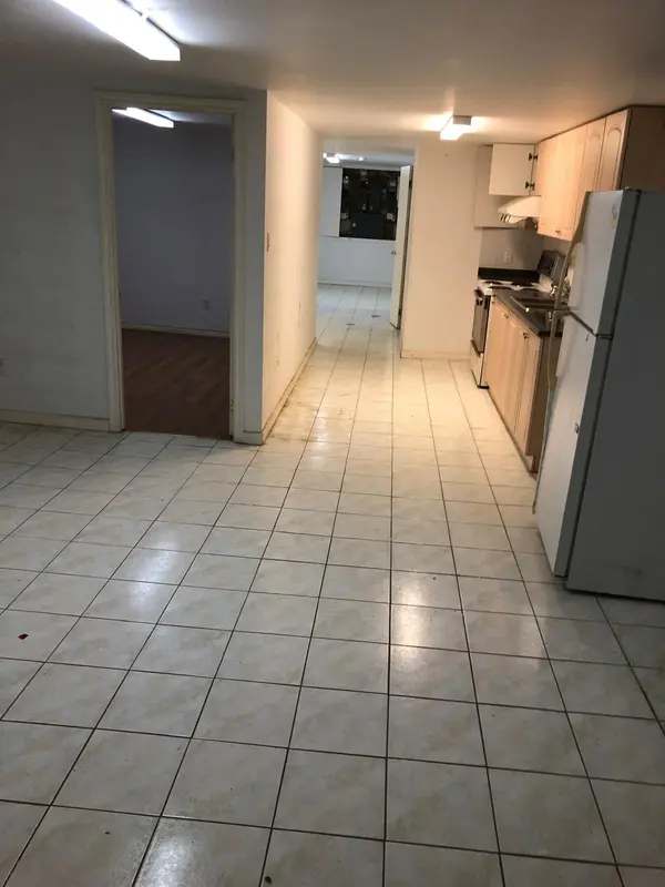 Toronto E01, ON M4M 1Y3,608 Gerrard ST