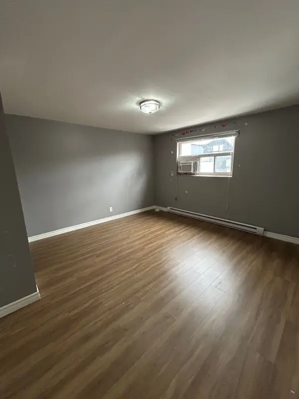 Toronto E01, ON M4M 1Y3,608 Gerrard ST #3nd Flr