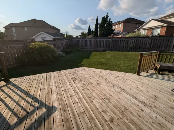 Mississauga, ON L5V 2E3,5533 Loonlake AVE