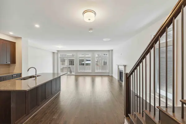 Blossom Park - Airport And Area, ON K1T 0X8,632 Moonflower CRES W