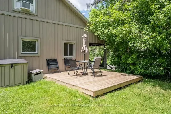 Waterloo, ON N2J 3Z4,705 Conservation DR #Unit B