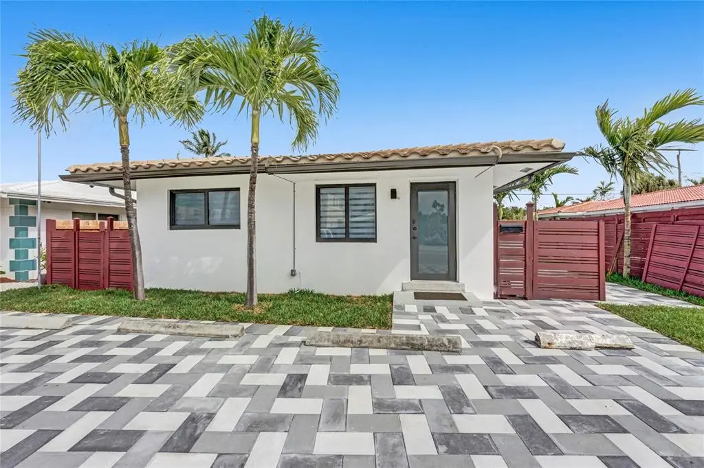 Lauderdale By The Sea, FL 33308,4536 Poinciana St #3