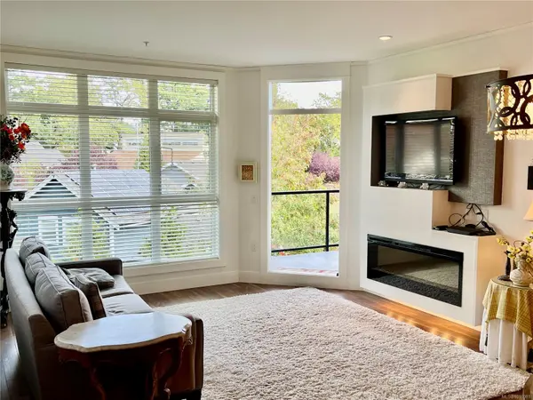 Saanich, BC V8Z 0E2,740 TRAVINO Lane #405