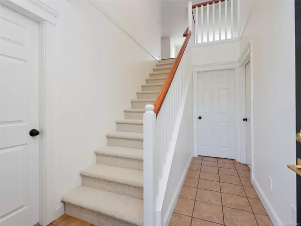 View Royal, BC V8Z 7Y7,2 Game Rd