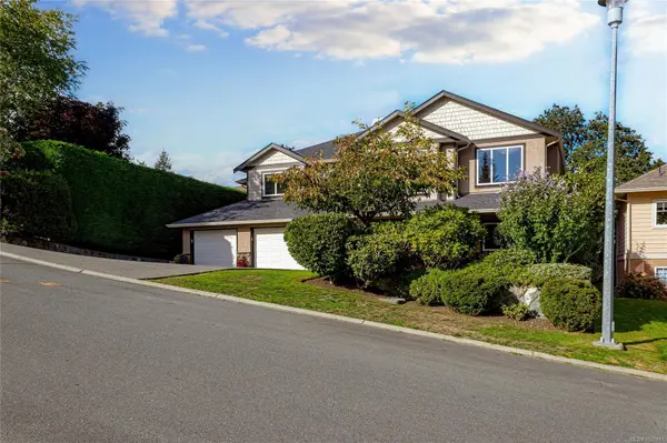 Saanich, BC V8Z 7L5,1204 Knockan Pl