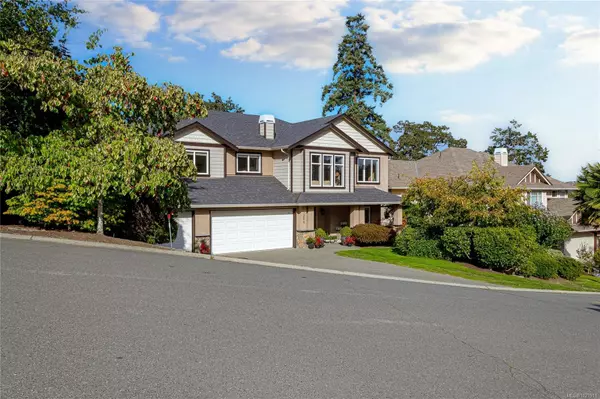 Saanich, BC V8Z 7L5,1204 Knockan Pl