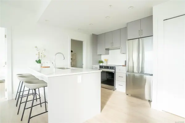 View Royal, BC V9B 7G9,258 Helmcken Rd #204