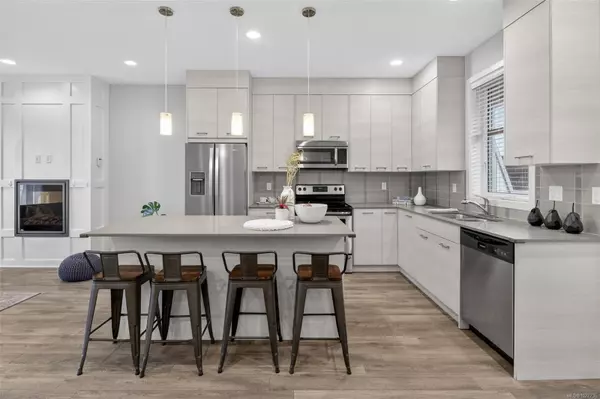 Saanich, BC V8Z 3P9,3356 Whittier Ave #13