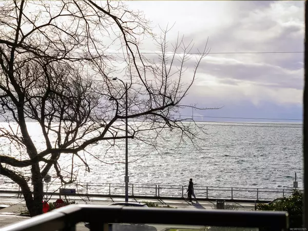 Victoria, BC V8V 1A8,360 Dallas Rd #202