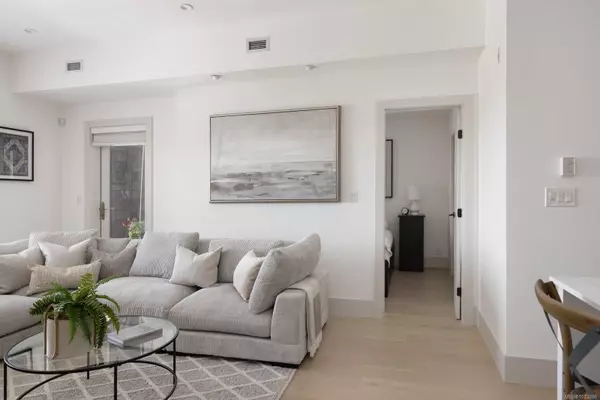 Langford, BC V9B 6T9,1335 Bear Mountain Pkwy #403